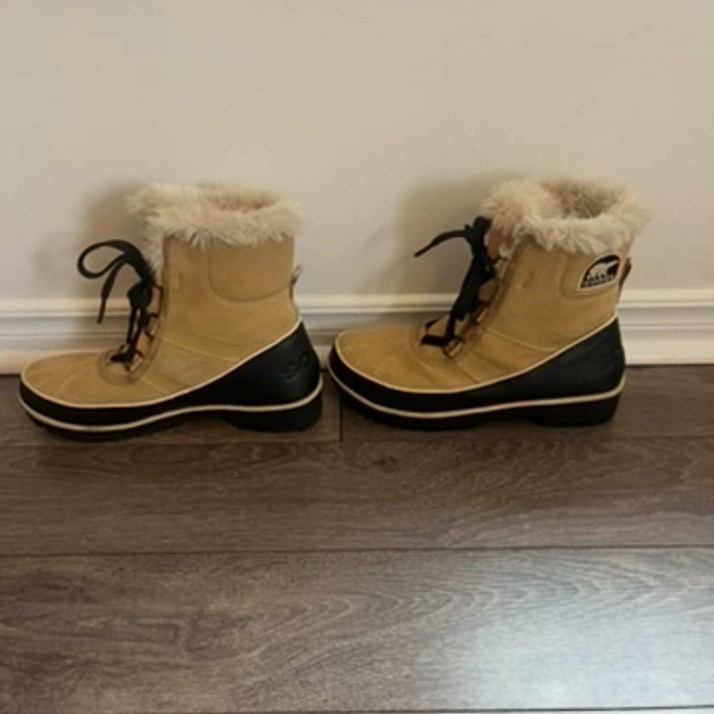 Sorel Beige and Black Fur-Lined Boots